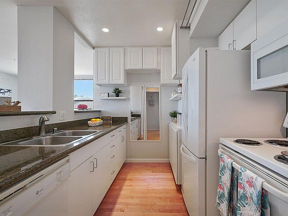 3rd image of 8300 Oceanview Ter APT 208