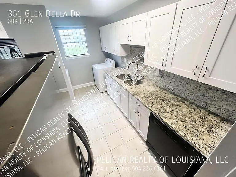 351 Glen Della Dr — Photo 3