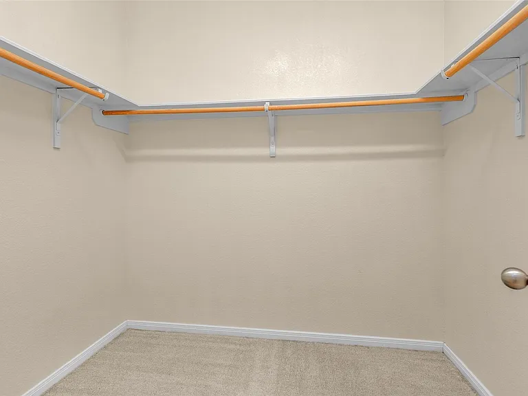 9419 Elliotts Ct — Photo 31