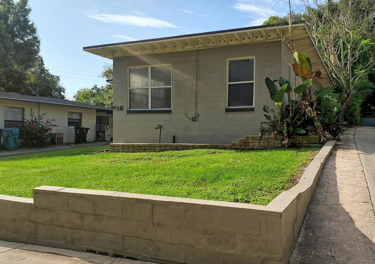 One room Duplex near Downtown Available Now! — Photo 1