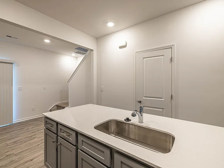 1373 Darlington Dr — Photo 8