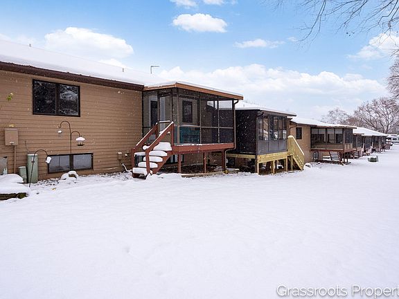 3rd image of 8575 Elkwood Dr SW