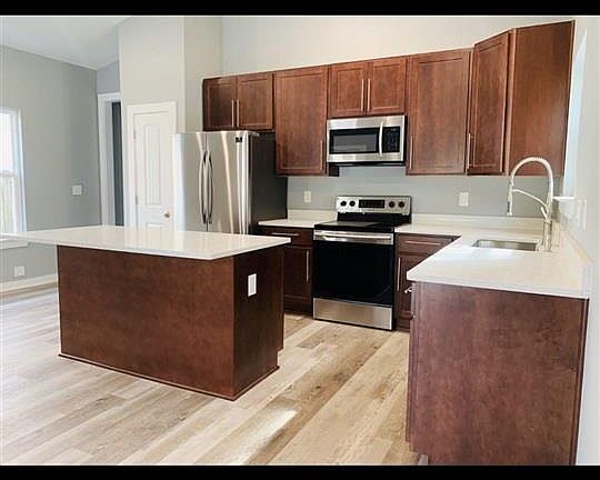 4th image of 1821 W Government St