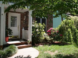 103 McIntire Ln, Cary, NC 27513