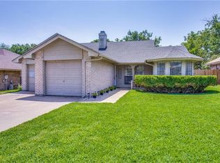1433 Clarendon St, Fort Worth, TX 76134
