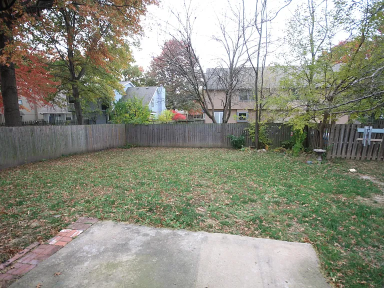 11808 Caenen St — Photo 17