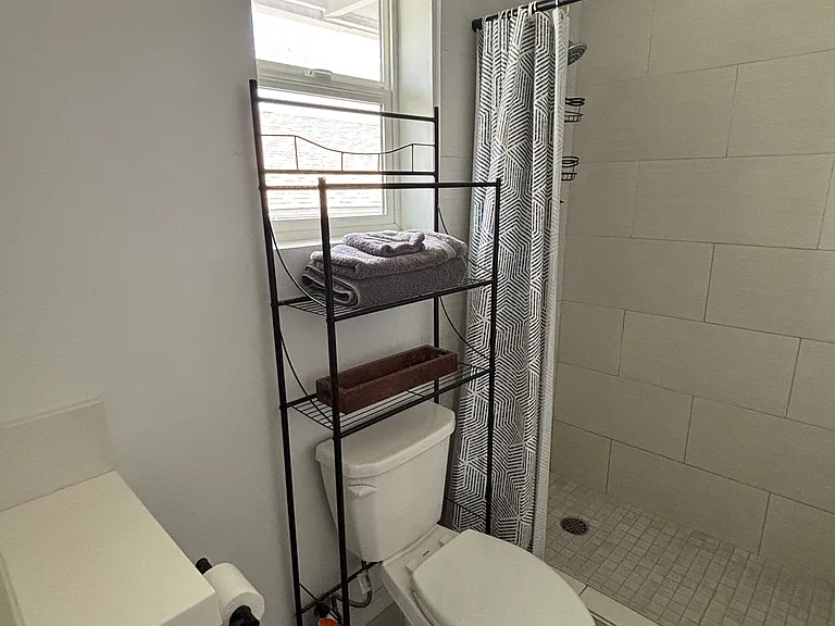 1638 Stillman Ln — Photo 11
