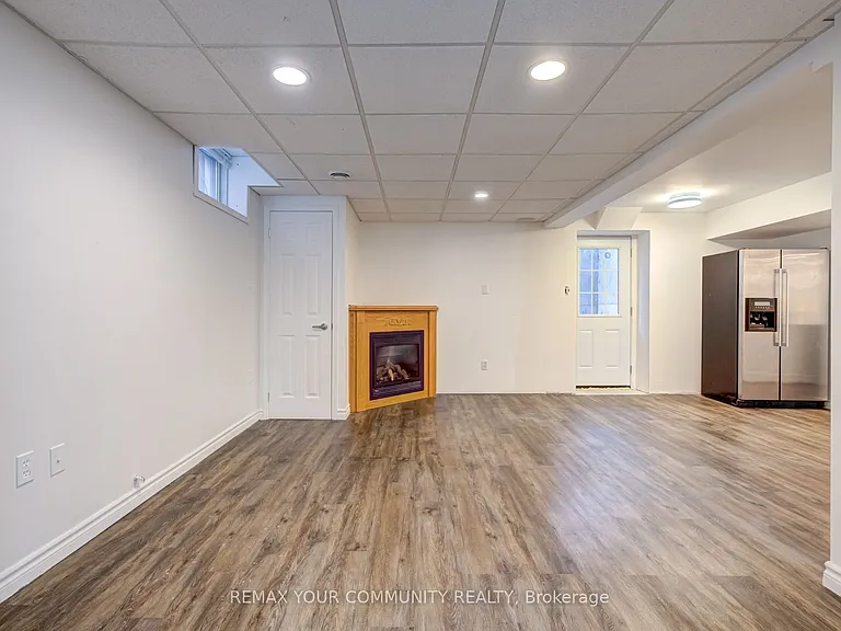 47 McVeigh Dr #LOWER — Photo 4