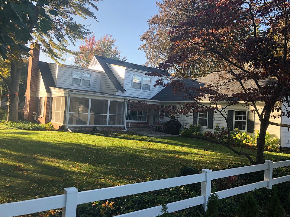 2nd image of 655 College Ave