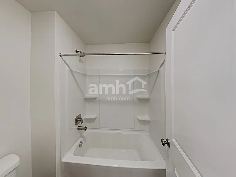 2151 E Silverado Ln — Photo 16