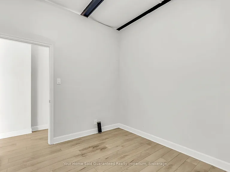 42 Vansittart Ave — Photo 9