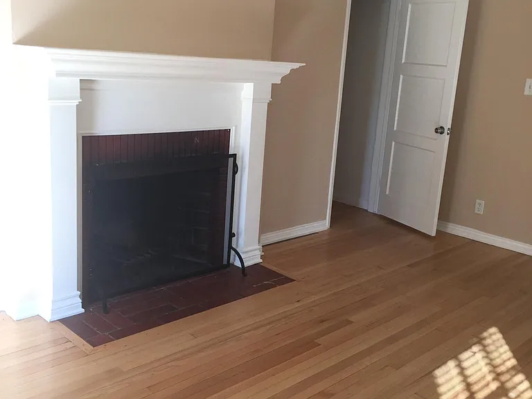 3674 Beethoven St — Photo 2