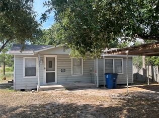 620 S Atascosa St, Mathis, TX 78368
