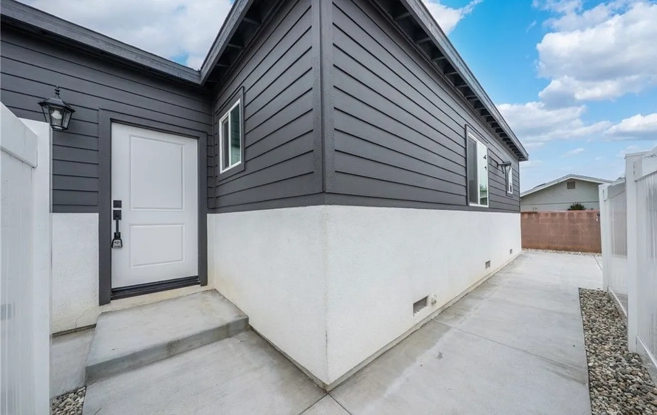 3 bed, 1200 sqft, $2,850 — Photo 3