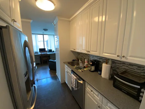 27110 Grand Central Parkway image 9 of 15