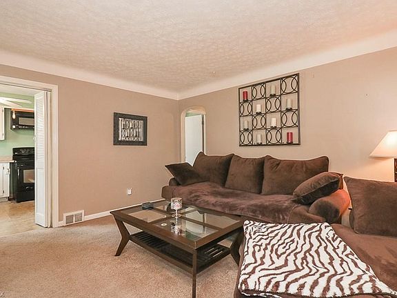 3rd image of 5910 Luelda Ave