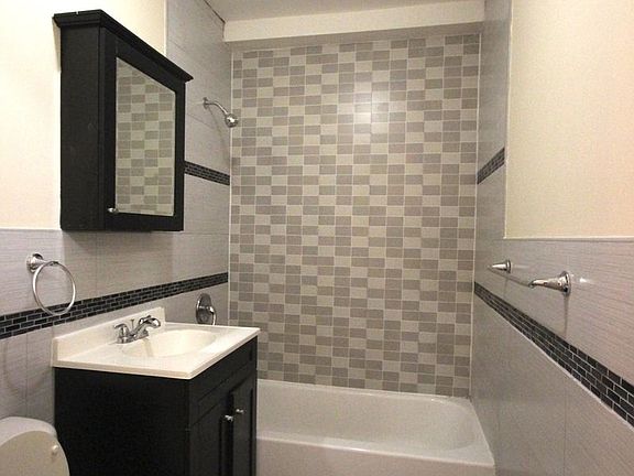 4th image of 68 Buffalo Ave #1