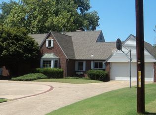 134 Elmwood Ave, Ponca City, OK 74601