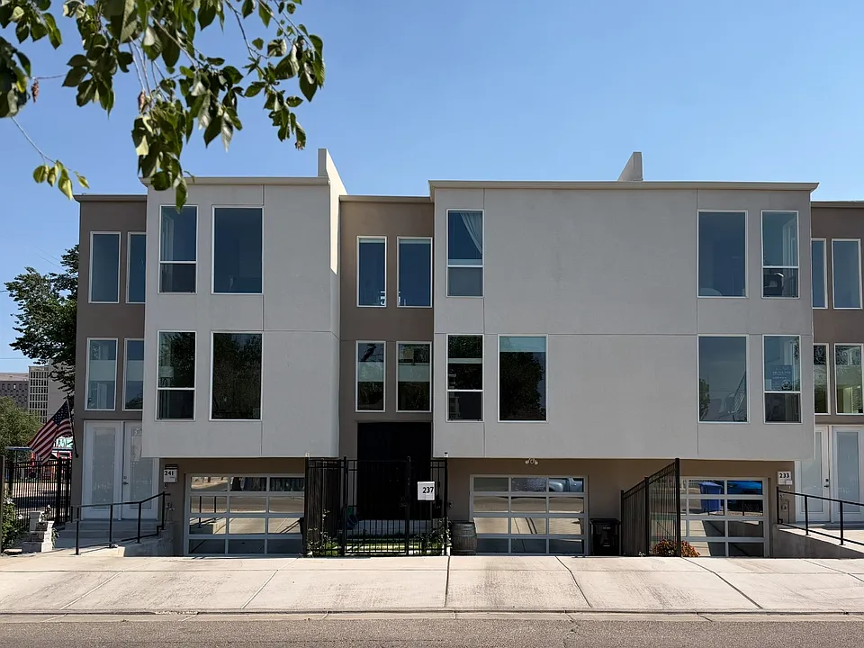 237 Stover Ave SW