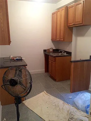 Rented by Siderow Residential Group | media 7