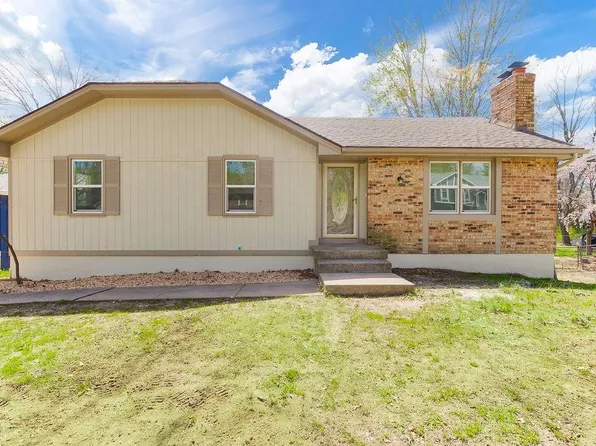 1203 W Elm St, Greenwood, MO 64034