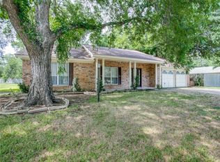4306 Creekside Dr, Arlington, TX 76013