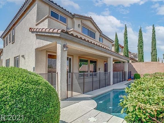 5th image of 612 El Loro St