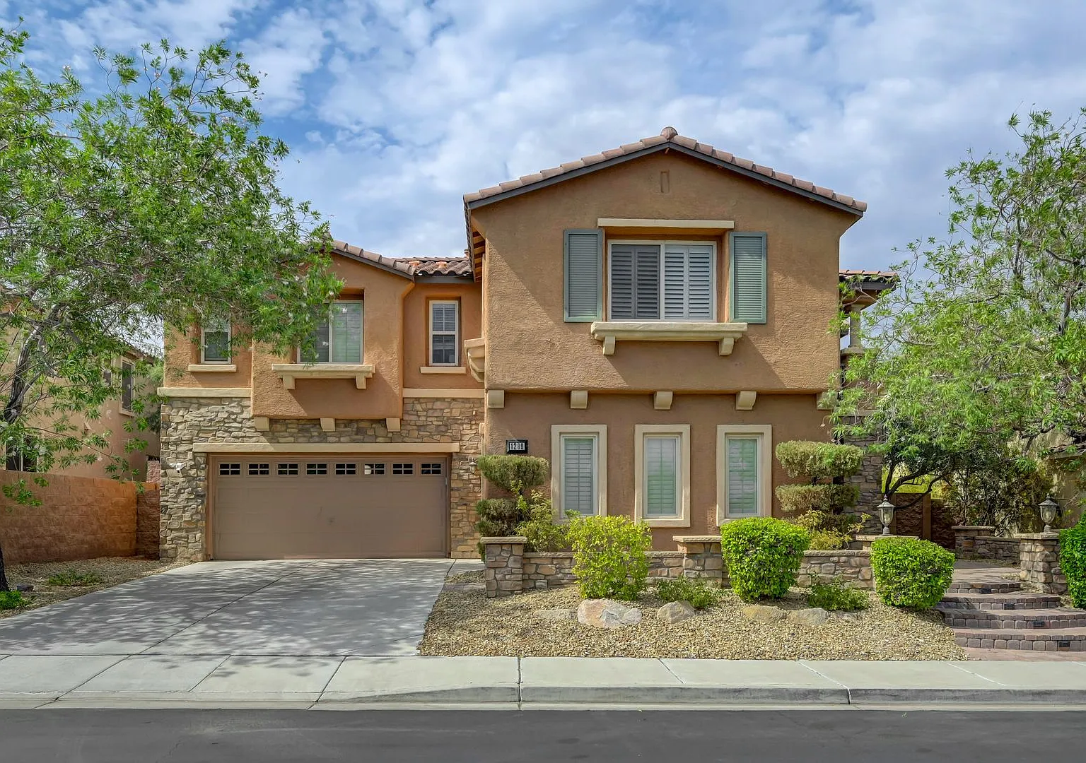 5 Bedrooms all with attached bathrooms! Pool & Spa!! Upgrades Galore! — Photo 1