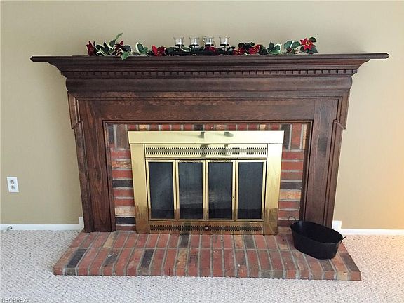 3rd image of 646 Topaz Ln