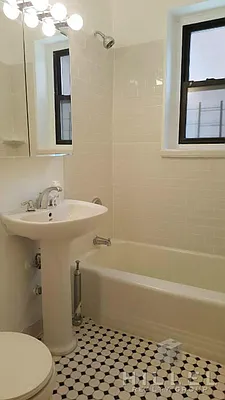 Rented by Hillel Realty Group | media 18