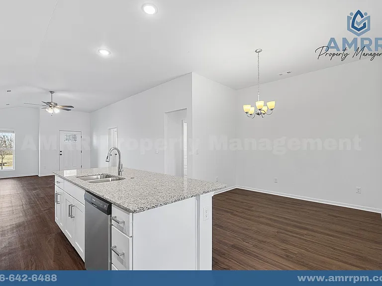125 SW Vicki St — Photo 19