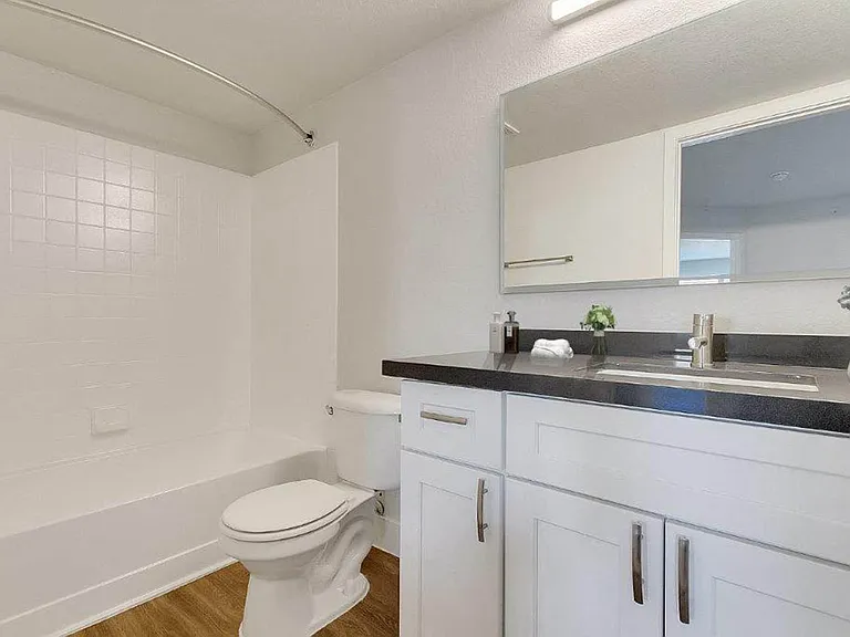 Bella Terra Apartments — Photo 17