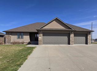 1003 W 8th St, Kearney, NE 68845