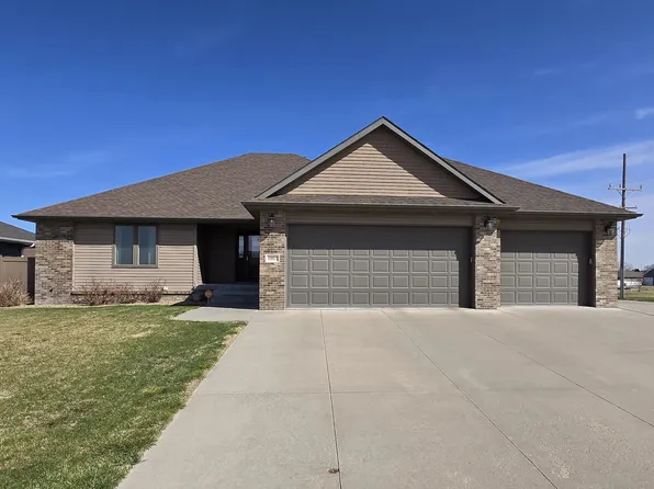 1003 W 8th St, Kearney, NE 68845