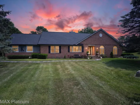 4457 Bradley Rd, Gregory, MI 48137