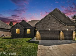 52800 Card Rd, Macomb, MI 48042