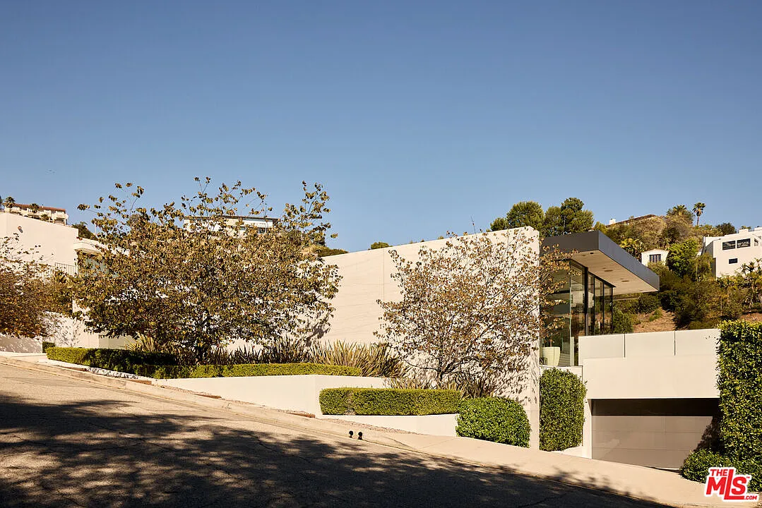 4 bed, 7.0 bath, $75,000 — Photo 1