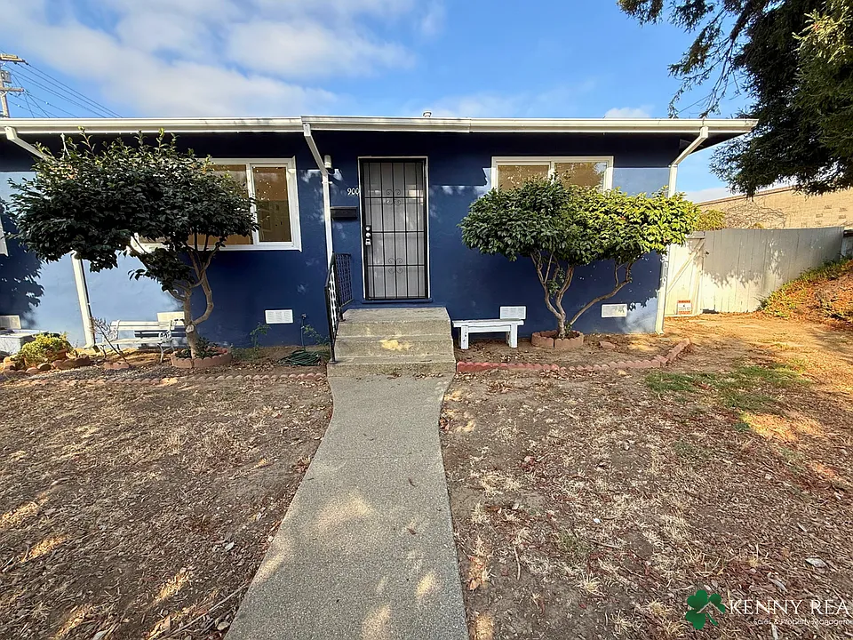 900 Larkspur Dr