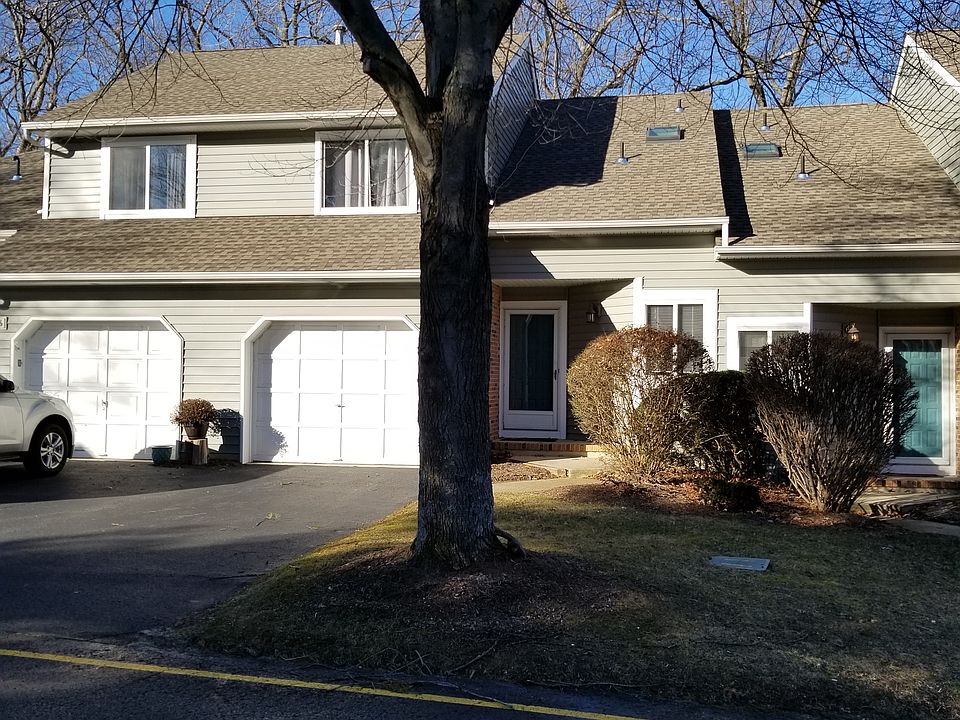 1st image of 104 Burntwood Trl #3A
