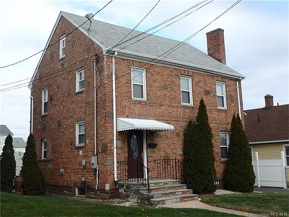 Beautiful front entrance wh...