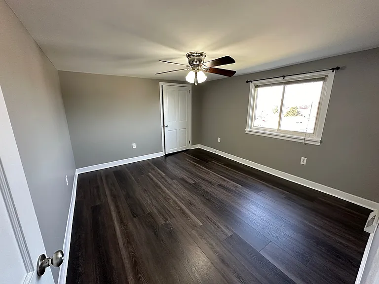 210 Hill St — Photo 23