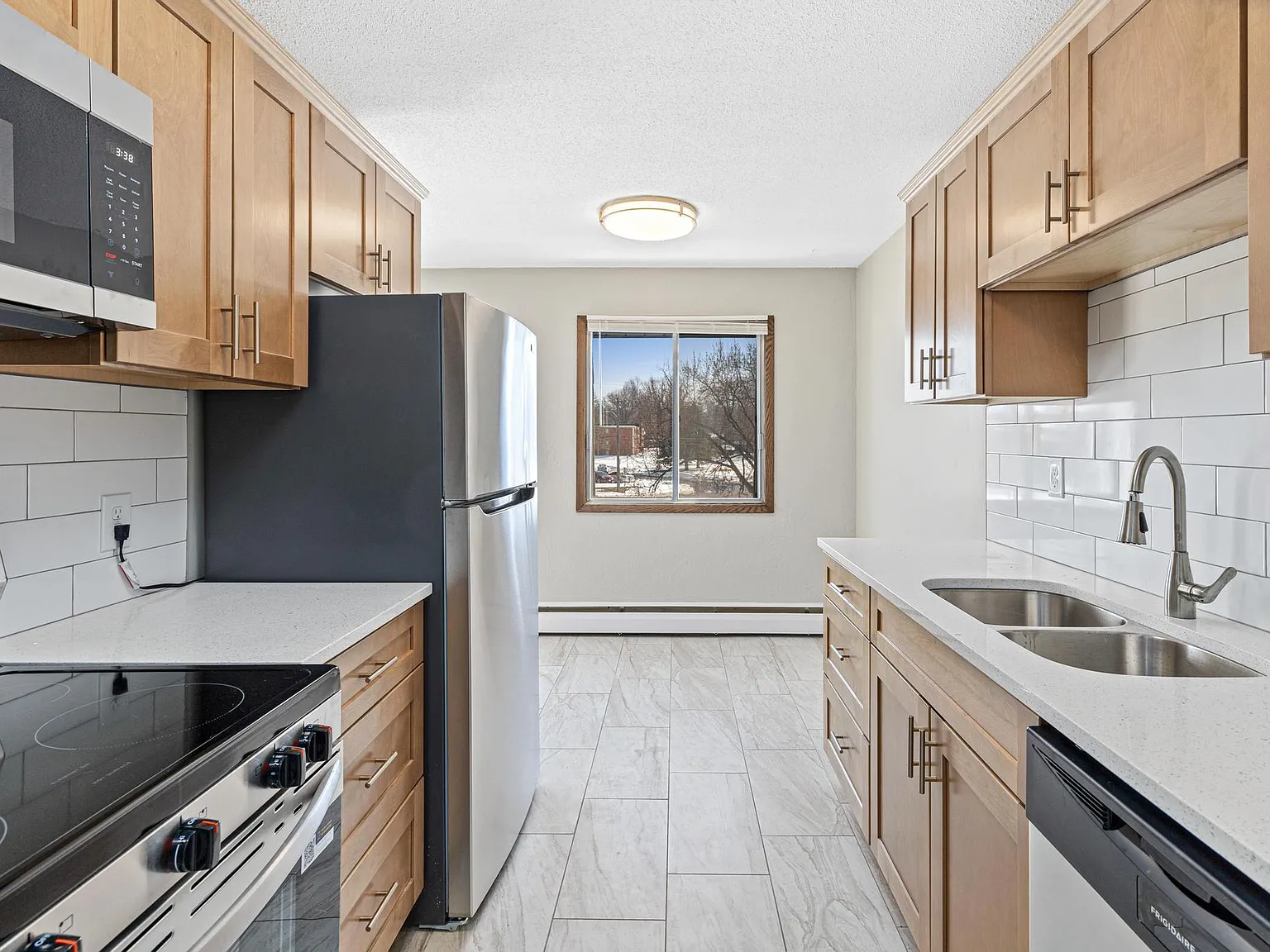 2 bed, 1.0 bath, 800 sqft, $1,395 — Photo 4