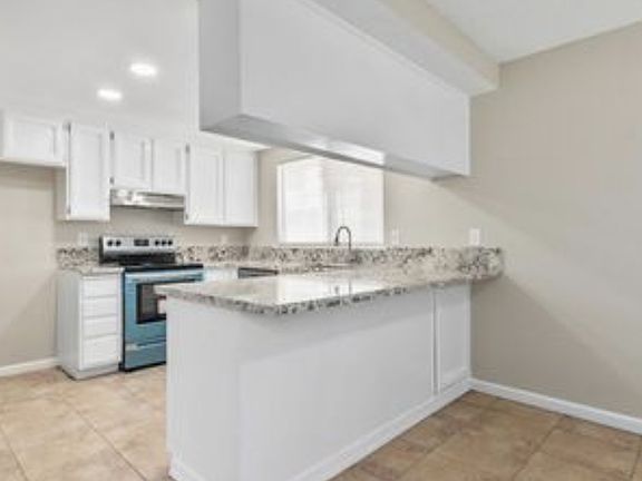 4th image of 3224 Iberian Dr