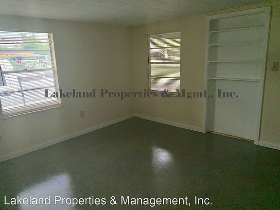 4th image of 1030 Lakewood Ct APT 2