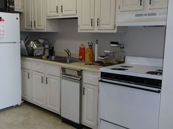 2nd image of 1829 S 3rd St #6