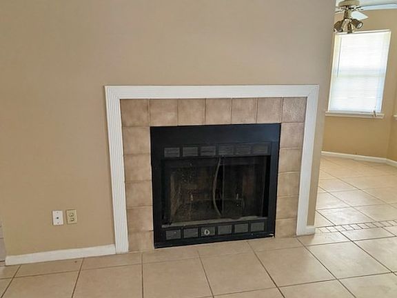 3rd image of 964 Lakeside Dr