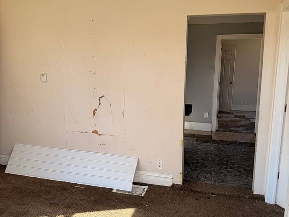 4th image of 7014 41st St