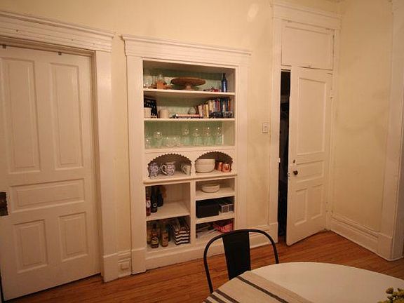 4th image of 1122 N Hoyne Ave #1