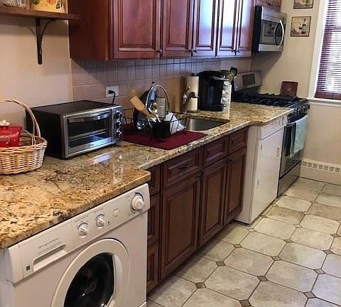 3rd image of 2001 Pearson St #86E