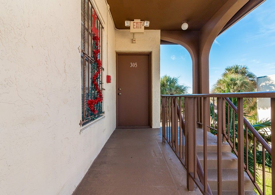 1st image of 10850 W Flagler St APT D305